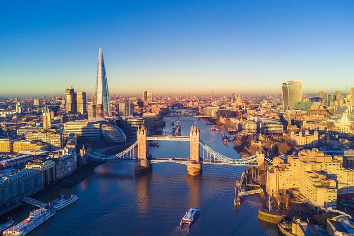 Skip-the-Line Views from The Shard & Private London Highlights Tour photo 4