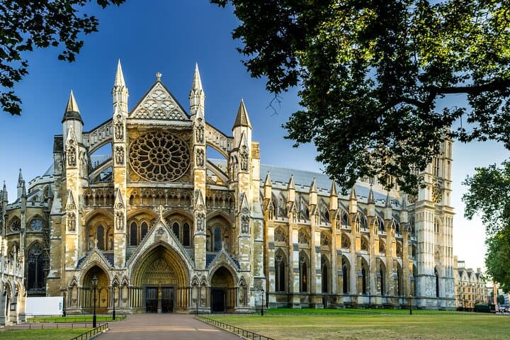 Skip-the-Line Westminster Abbey Guided Tour — Private & City Highlights in London