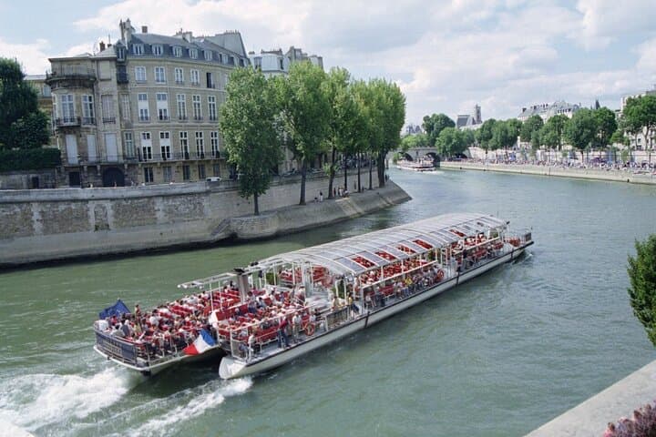 One-Day Paris Panorama: Champs-Élysées Drive, Galeries Lafayette & Seine Dinner Cruise photo 6