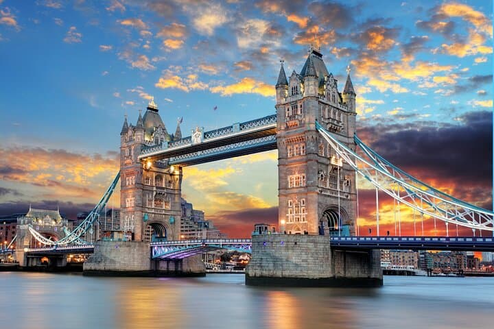 Private Walking Tour: London History & Highlights — Tower to Westminster