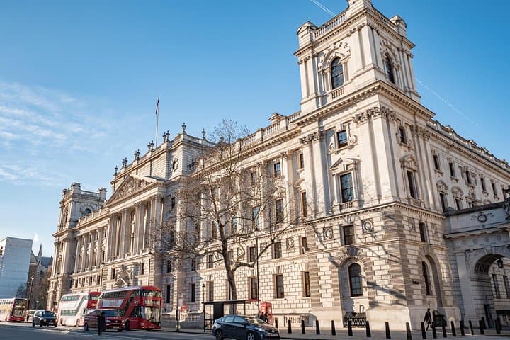 Pedal Through History: Private Bike Tour of London's Top Attractions photo 4