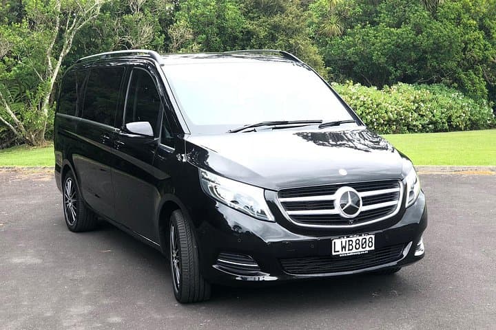 Private Mercedes Airport Transfer Auckland — Luxury Airport Transfers & Custom Tours