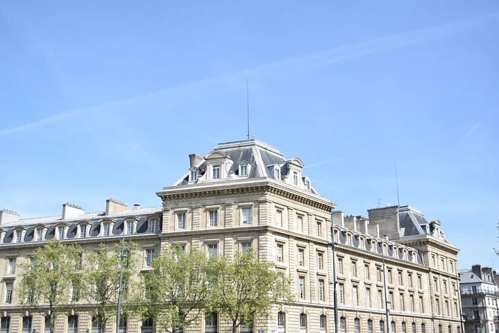 6-Hour Paris Tour: Montmartre, Galeries Lafayette & Seine River Cruise photo 1