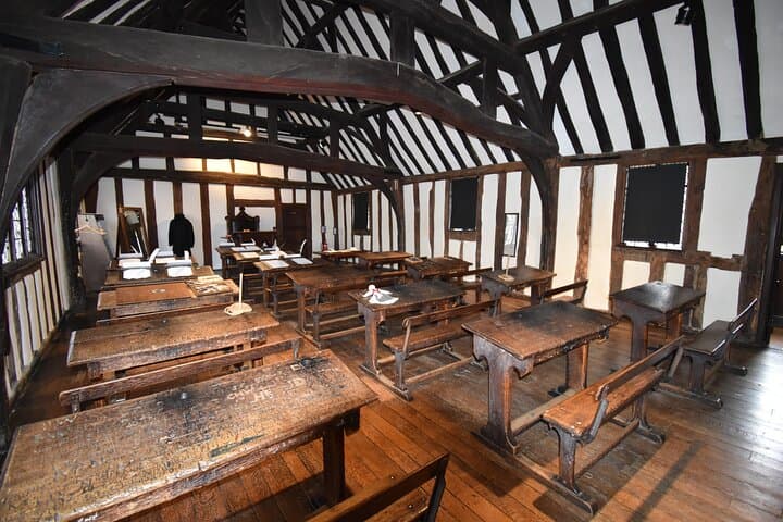 Private Stratford-Upon-Avon Day Tour from London — Actor-Led Shakespeare Experience photo 6