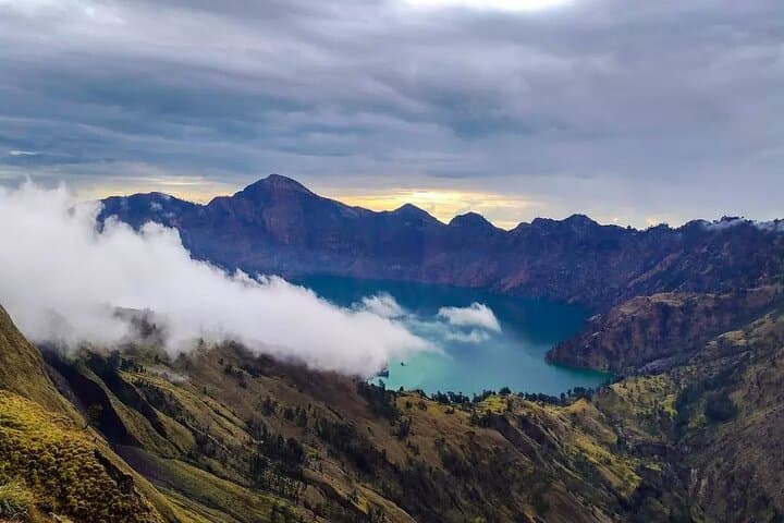 Conquer Mount Rinjani Second Summit: 2-Day Trek to Segara Anak and Crater Rim photo 5