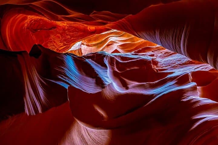 Lower Antelope Canyon and Horseshoe Bend Day Tour from Las Vegas photo 4