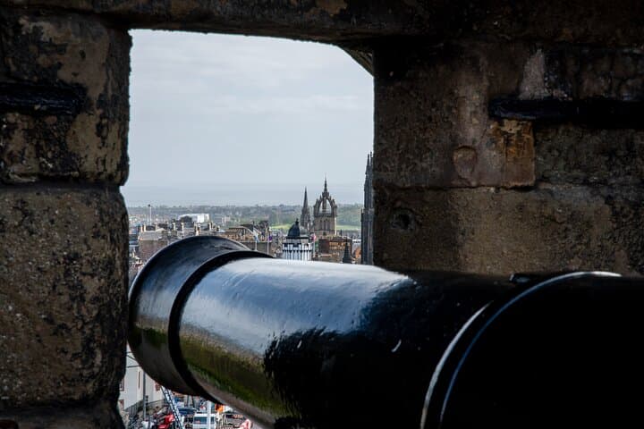 Edinburgh Castle Guided Walking Tour with Entry Ticket photo 4