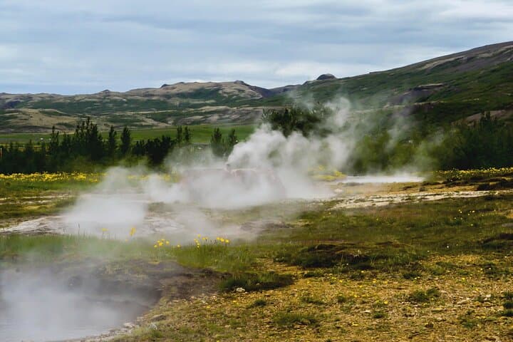 Private Golden Circle Legend Tour: Thingvellir, Geysir & Gullfoss Day Trip photo 3