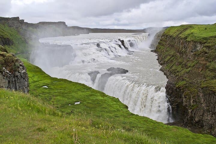 Private Golden Circle Legend Tour: Thingvellir, Geysir & Gullfoss Day Trip photo 5