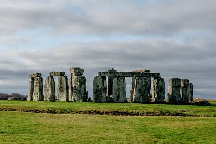 Stonehenge & Bath Private Day Tour from London: Roman Baths, Regency Streets & Neolithic Stones photo 3