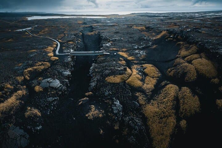 Explore Reykjanes UNESCO Global Geopark: Private Full-Day Geology & Coastal Tour photo 4