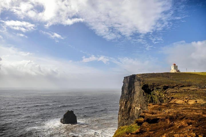 private-south-coast-area-tour-iceland-seljalandsfoss-skogafoss-reynisfjara photo 3