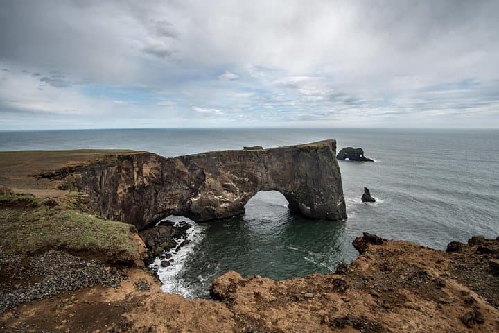 private-south-coast-area-tour-iceland-seljalandsfoss-skogafoss-reynisfjara photo 4