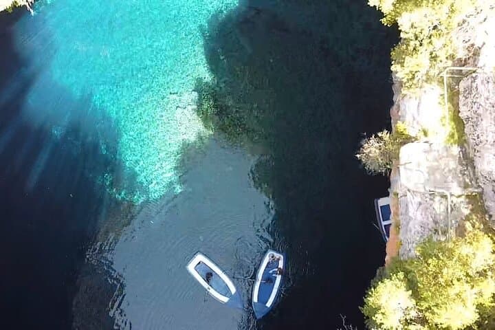 Melissani Lake & Drogarati Cave Half-Day: Boat Ride, Stalactites and Myrtos Beach Swim photo 6
