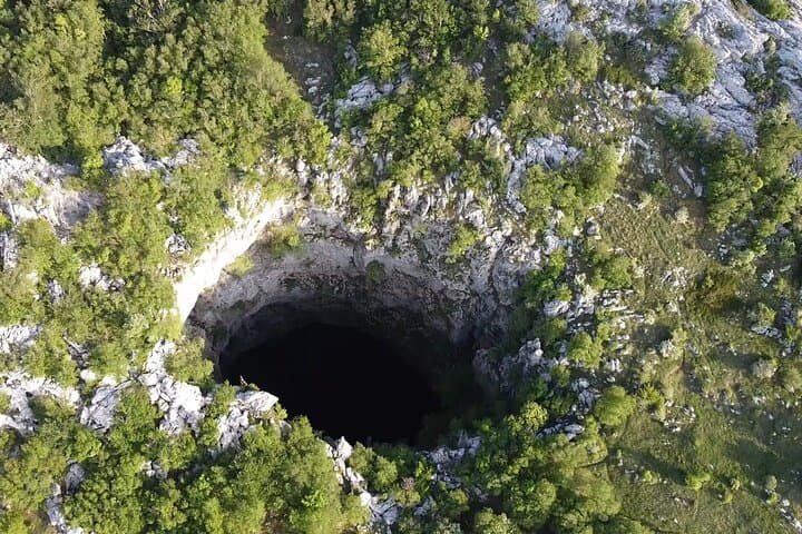Velebit 4x4 Safari to Tulove Grede: Off‑Road Velebit & Mamet Cave Hike photo 6