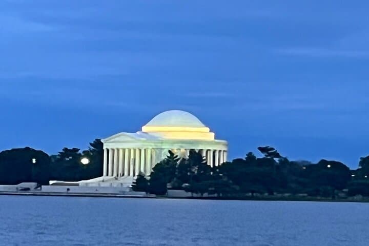 Moonlight Monuments: Private 3-Hour Night Tour of Washington DC photo 5
