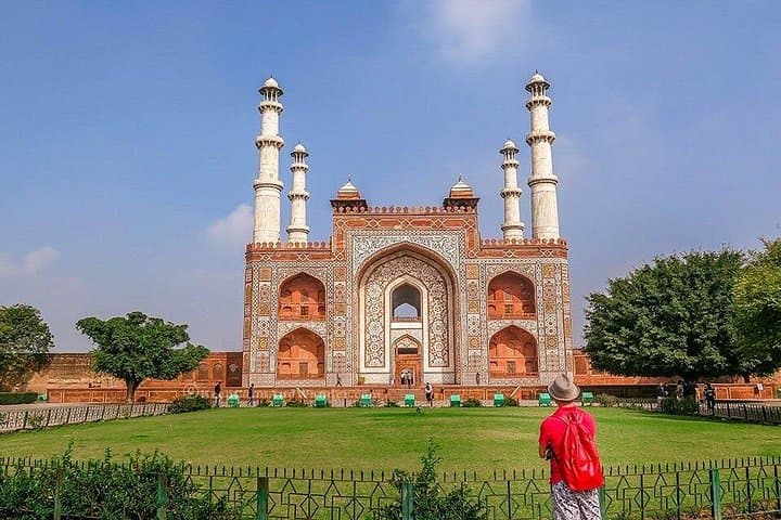 Sunrise Taj Mahal Private Tour: Agra Fort, Akbar's Tomb & Mehtab Bagh photo 1