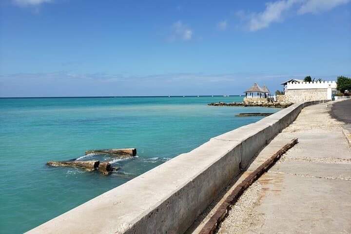 Private Montego Bay City Tour: Sam Sharpe Square, Beaches & Local Flavors photo 3