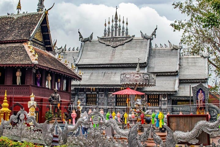 Chiang Mai Full-Day Private City Tour — Doi Suthep, Temples & Local Markets
