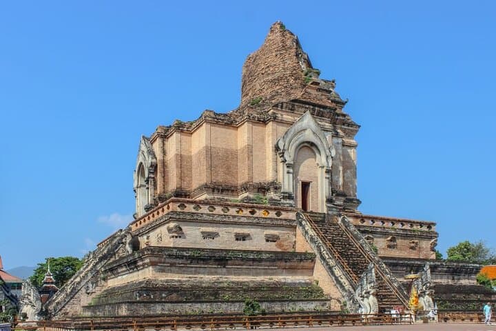 Chiang Mai Full-Day Private City Tour — Doi Suthep, Temples & Local Markets photo 2