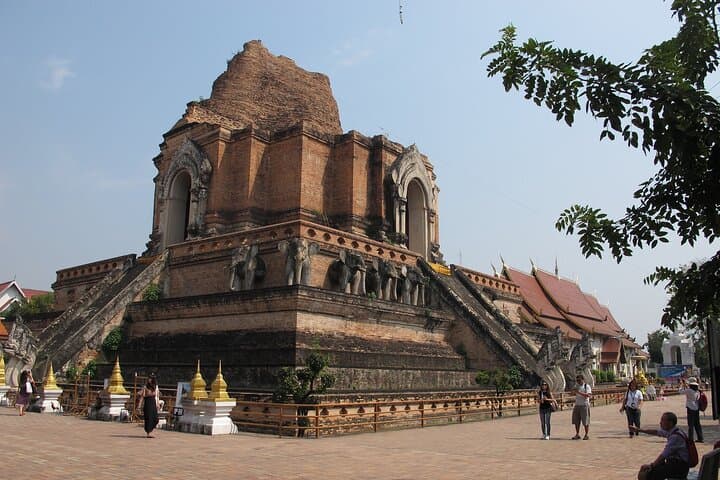 Chiang Mai Full-Day Private City Tour — Doi Suthep, Temples & Local Markets photo 3