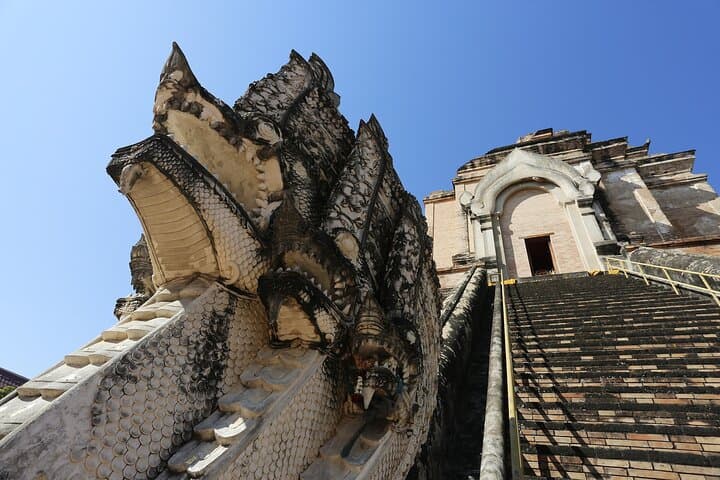 Chiang Mai Full-Day Private City Tour — Doi Suthep, Temples & Local Markets photo 4