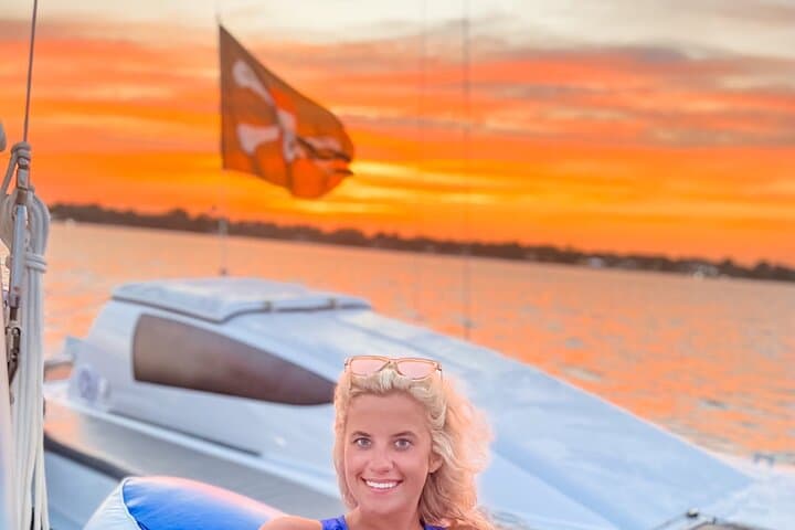 3-Hour Destin Catamaran Sailing to Crab Island & Dolphin Watching photo 2