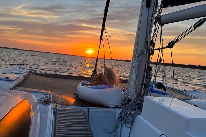 3-Hour Destin Catamaran Sailing to Crab Island & Dolphin Watching photo 3