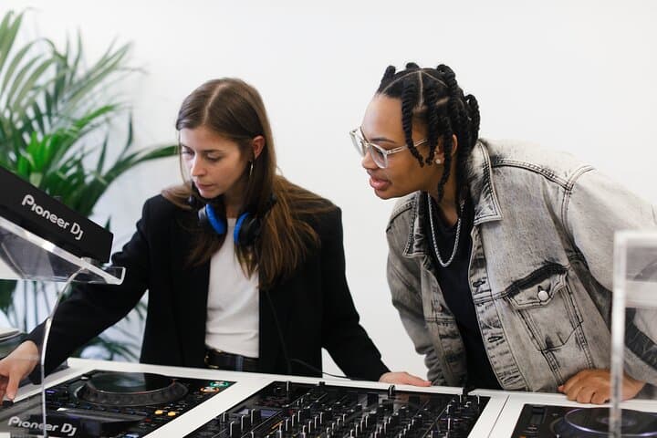 Private DJ Class in London — Learn to Mix on Pioneer Decks photo 5