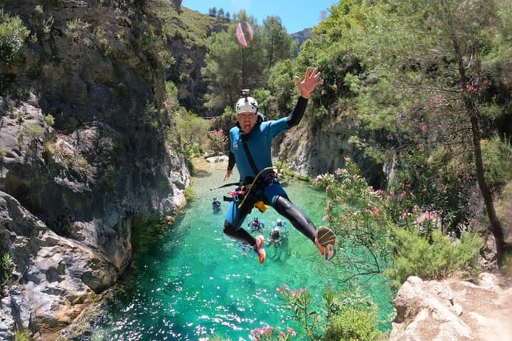 Canyoning Río Verde: Nerja to Otívar's Limestone Gorges photo 4