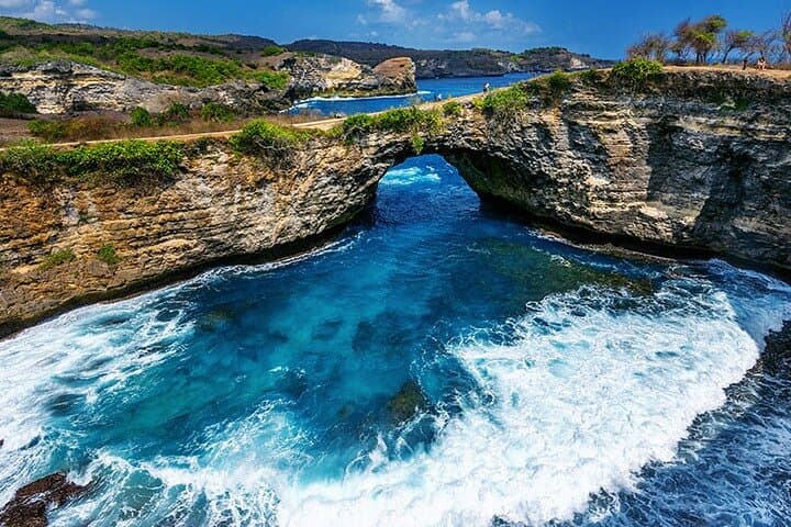Nusa Penida Private Day Tour: Kelingking, Broken Beach & Crystal Bay Guide photo 3