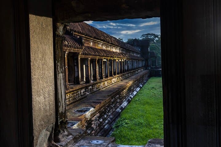 Exploring Angkor Wat: Practical Guide to the Ancient Temple Complex