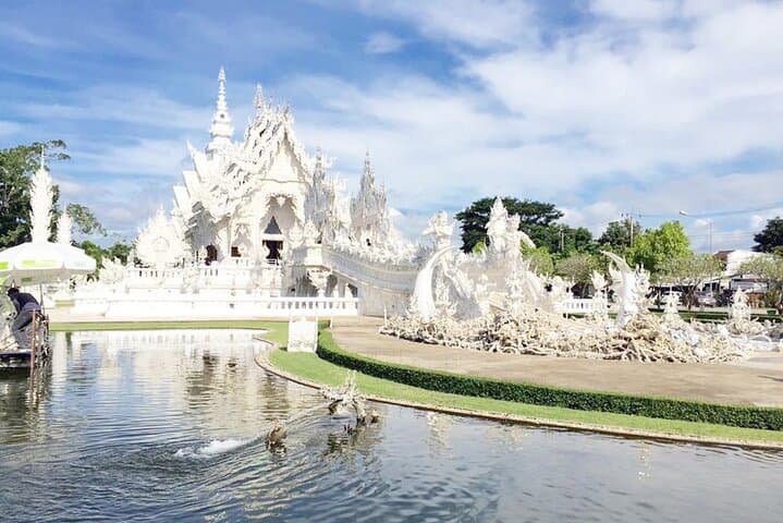 Private Chiang Mai to Chiang Rai: 3-Day Cultural & Highland Tour