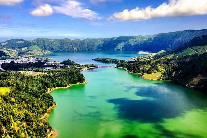 Sete Cidades Crater Minivan Tour: Half-Day Views of the Blue and Green Lakes photo 4