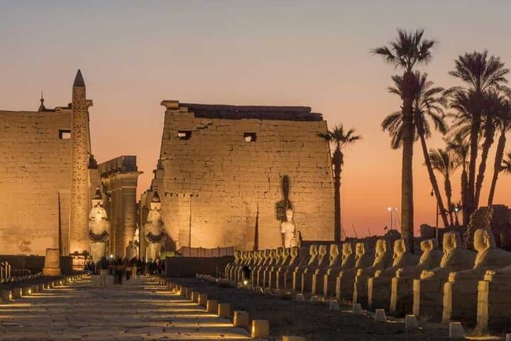 Luxor by Night: Private Horse Carriage Tour & Nile Corniche Walk photo 5