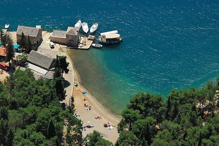 Roman Route Panoramic Flight Over Brač & Hvar — Zlatni Rat to Stari Grad Plain
