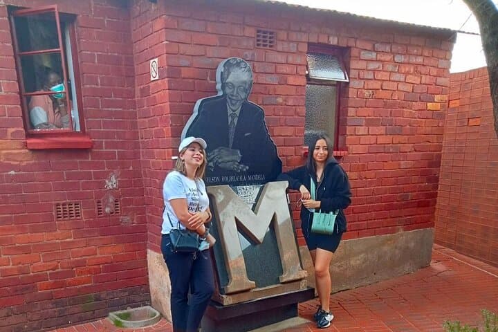 Soweto & Apartheid Museum Guided Tour — History, Culture & Practical Tips