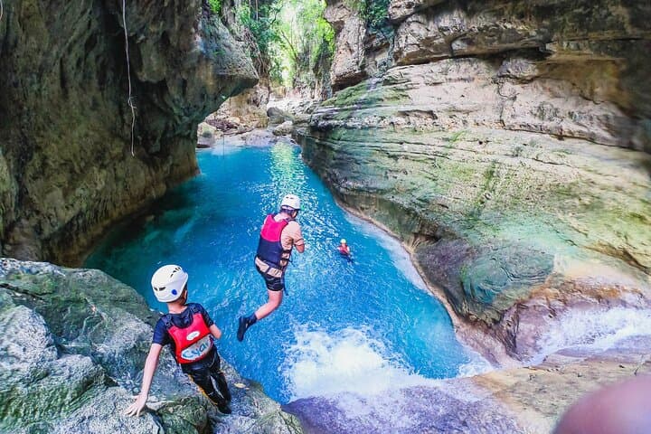 Full-Course Kawasan Falls Canyoneering from Cebu City with Lunch & Transfers photo 2