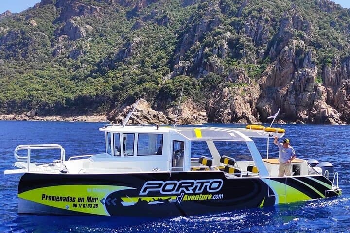 Calanques de Piana cruise from Porto — Capo Rosso, caves and dolphins