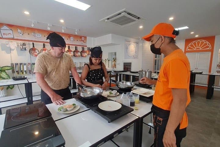 Phuket Market to Wok: Cooking Class, Market Tour & Fruit Carving Experience