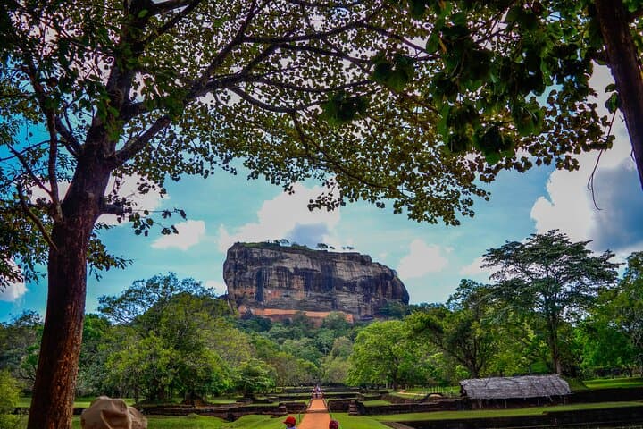 14-Day Private Tour in Sri Lanka: Cultural Circuit from Sigiriya to Ella