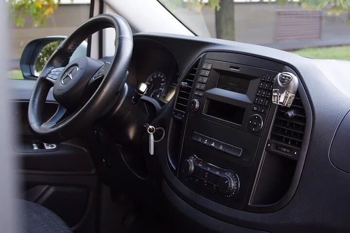 Private Round-Trip Transfer: Prague to Karlovy Vary Minivan (8+1) photo 5