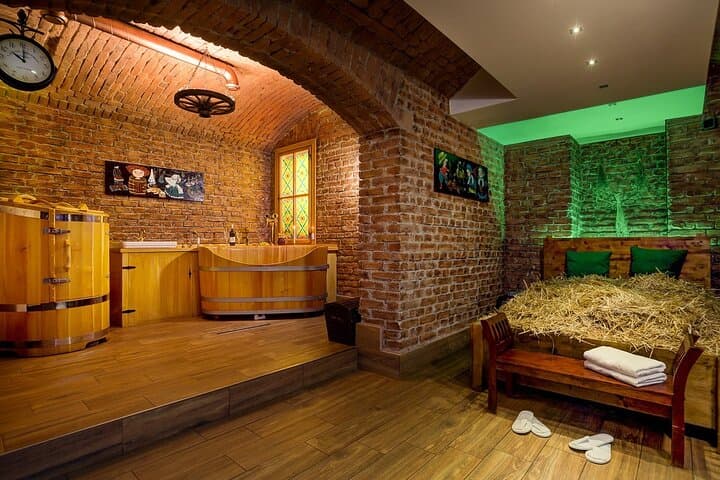 Prague Beer Bath for Two: 1-Hour Czech Spa with Unlimited Beer photo 3