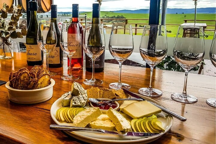 Gourmet Yarra Valley Wine Tour: Chocolate, Fruit & Optional Gin Tastings from Melbourne