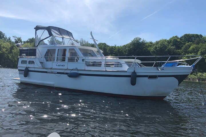 Potsdam Lock Tour with Skipper — Havel River, Palaces & Peacock Island photo 4
