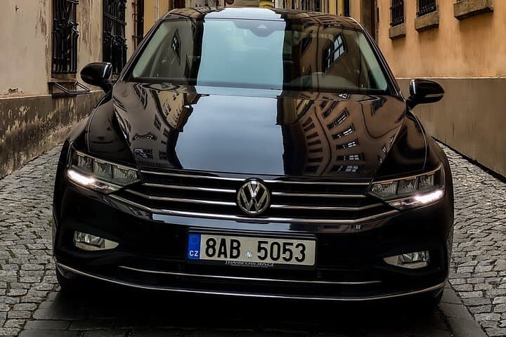 Private round-trip limousine to Český Krumlov from Prague — UNESCO day trip photo 3