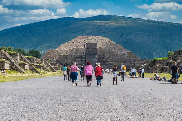Private Half-Day Teotihuacan Tour: Pyramids, Causeway & Agave Tasting