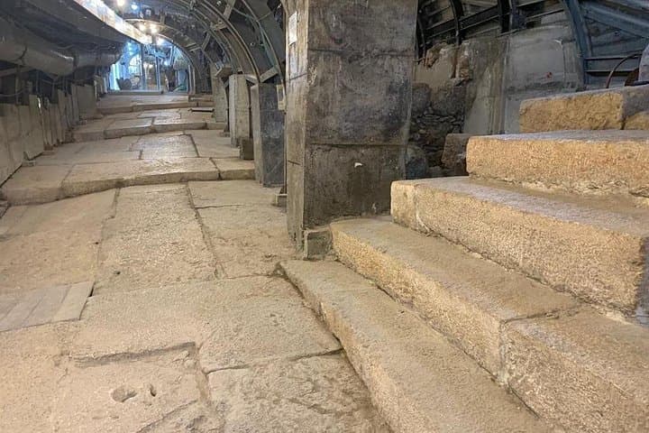 Full-Day Private Guided Tour of Jerusalem Old City — Walk the Four Quarters photo 2
