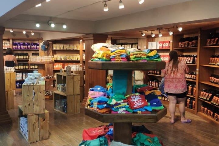 Punta Cana's Mundo Auténtico: Don Lucas Cigars, Rum & Chocolate Tasting Tour photo 3