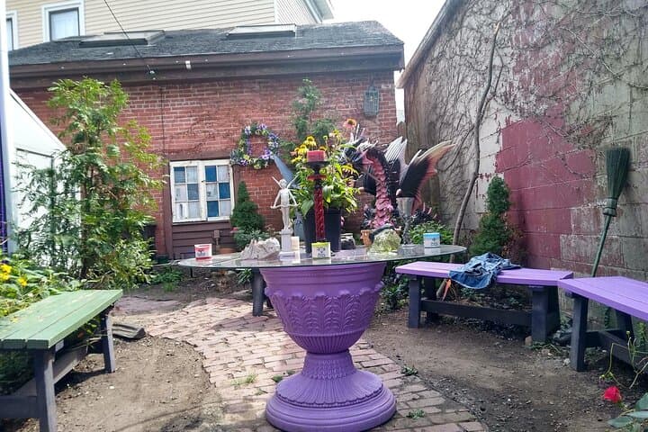 Salem Witch Walk: Modern Witchcraft & Historic Salem Walking Tour photo 4